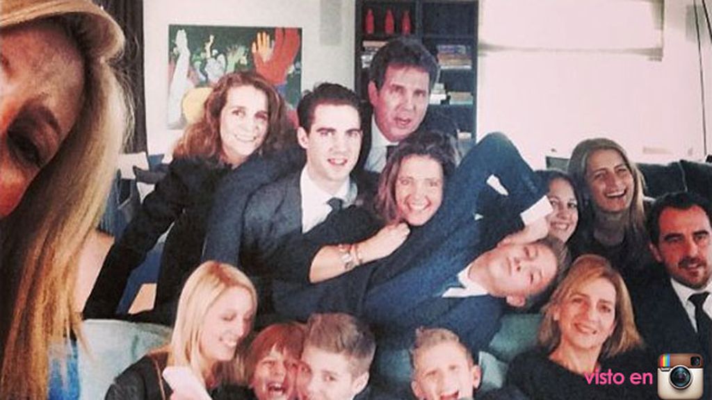 De Sara Carbonero a las Infantas: la obsesión vip por los selfies grupales