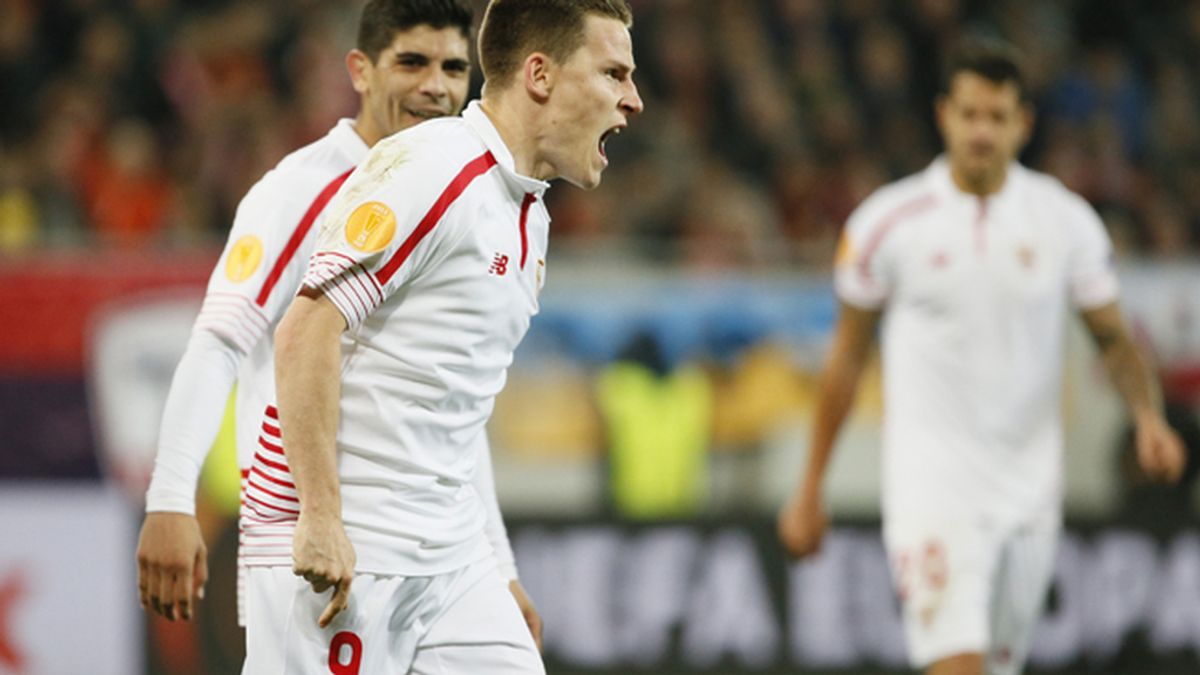 El Sevilla resurge y logra un sufrido empate en Ucrania