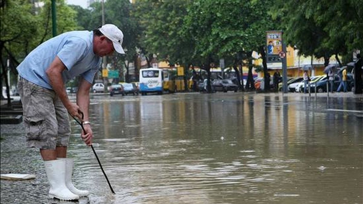Casi un centenar de muertos por las intensas lluvias. Vídeo: Informativos Telecinco.