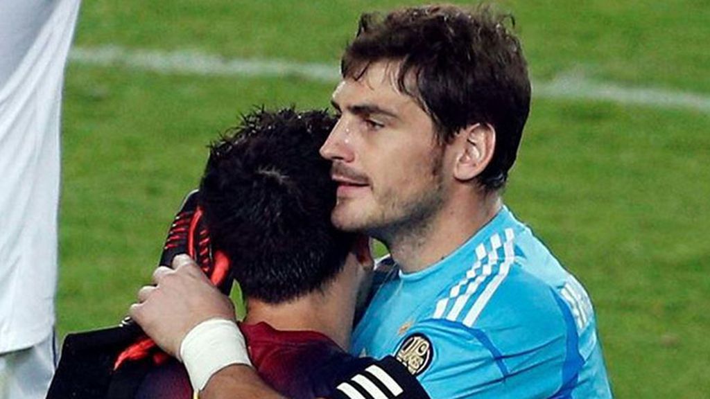 Xavi y Casillas, rivalidad a sonrisas y abrazos