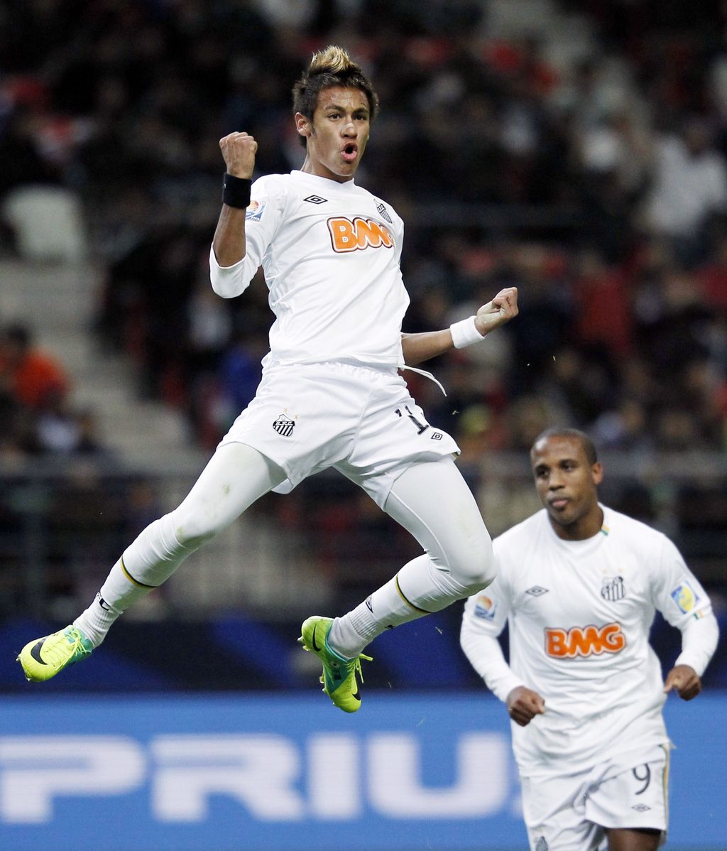 Neymar, celebrando son gol con el Santos en la semifinal del Mundialito Neymar, celebrando son gol con el Santos en la semifinal del Mundialito