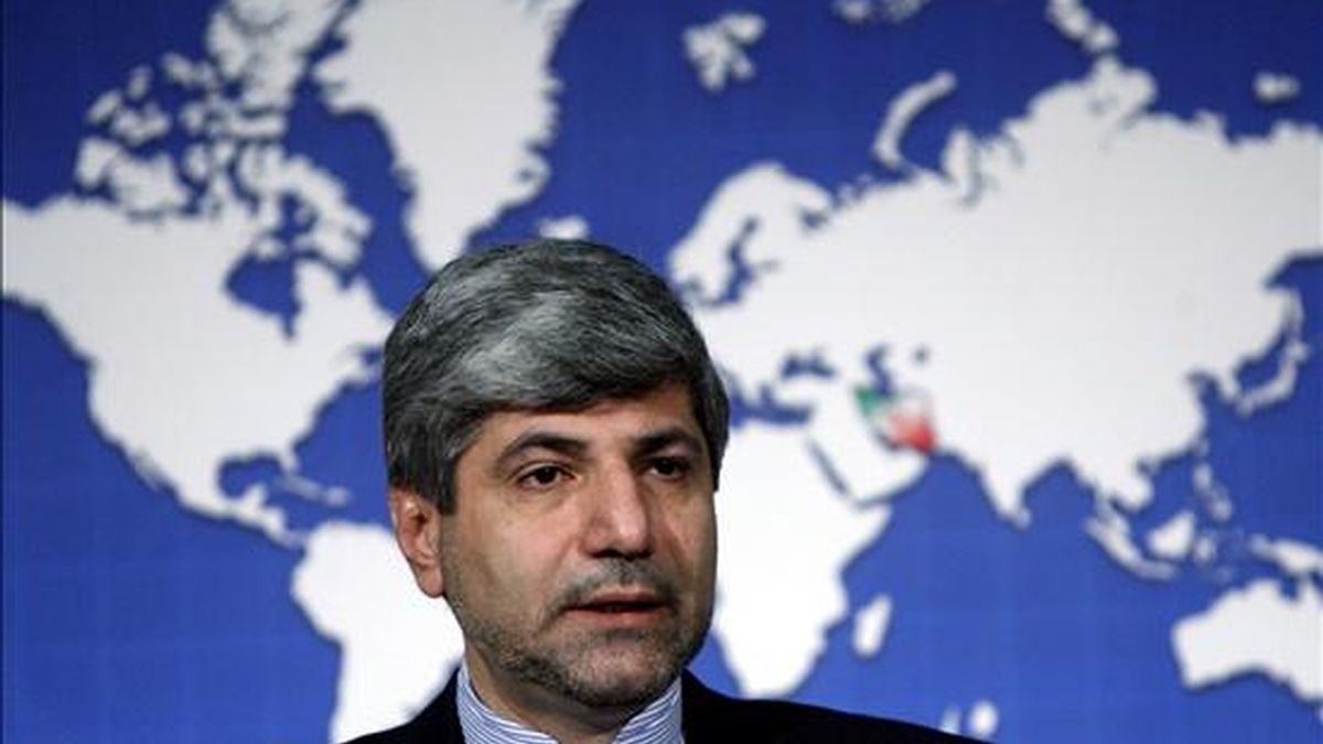 El ministro de Exteriores iraní, Ramin Mehmanparast, durante una rueda de prensa en Teherán (Irán). EFE/Archivo