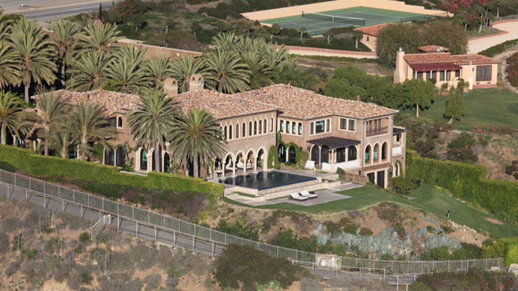 Así es la lujosa mansión que acaba de comprar Beyoncé a su colega Cher
