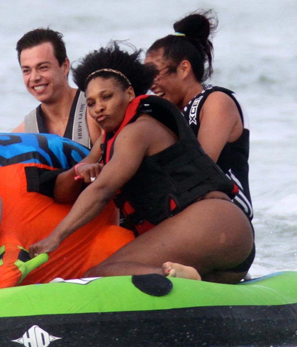 Serena Williams se recupera de sus lesiones con su pandilla en Florida