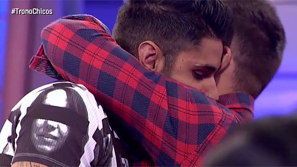 Manu y Cristian se vuelvan con su compañero tras la difícil decisión