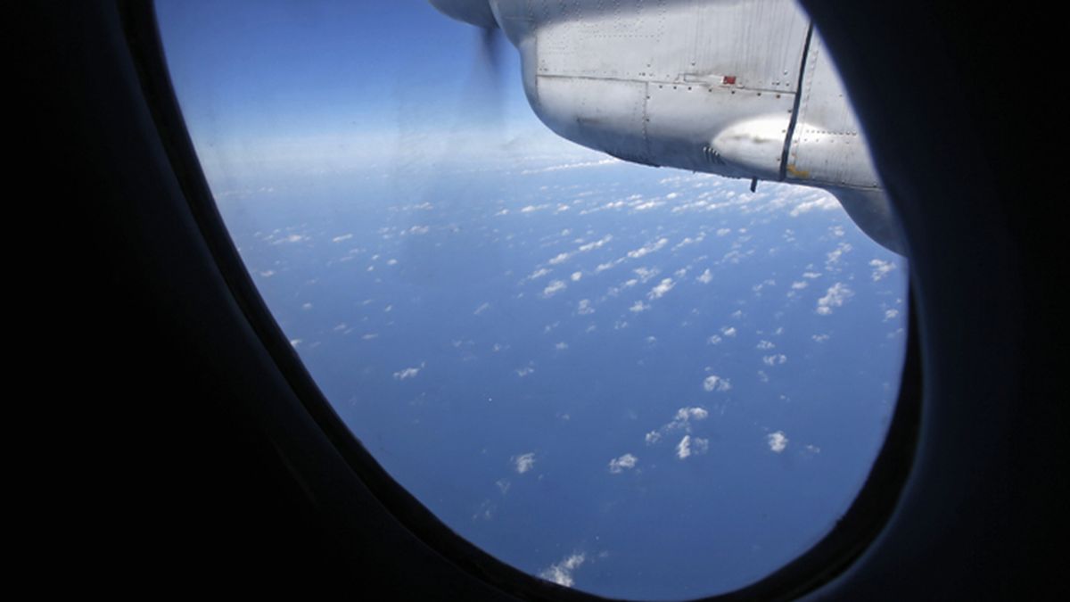 Continúa sin resultado la búsqueda del avión malasio desaparecido en el sudeste asiático