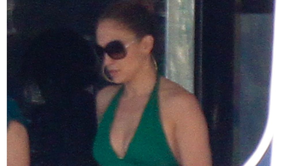 Jennifer López se lleva a Casper de vacas con los mellizos