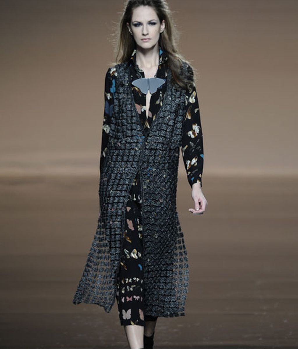 Ailanto: flores y mariposas en otoño