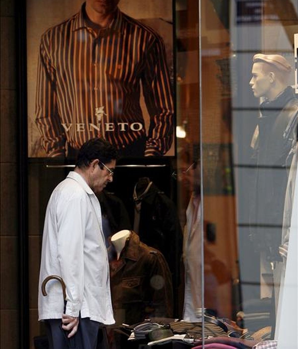 El gasto en prendas de vestir se cifró en 18.315 millones de euros en España durante 2008. EFE/Archivo