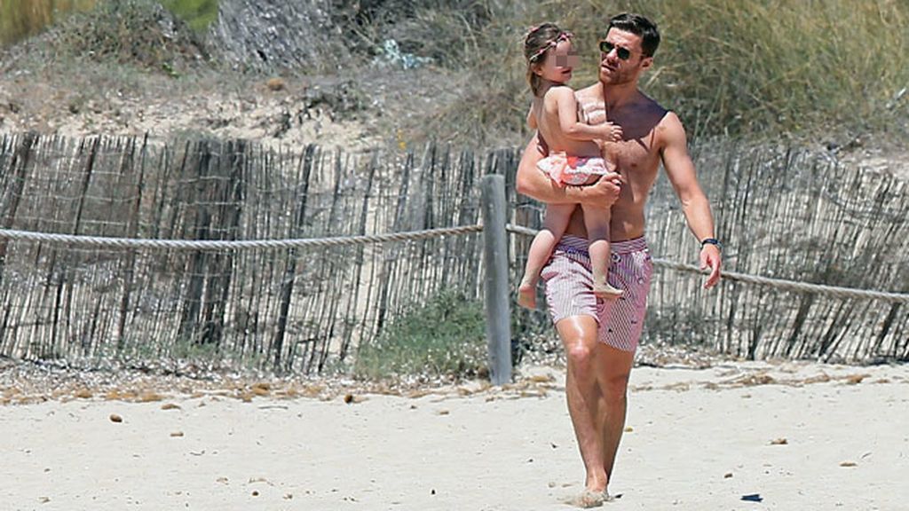 Baños en el mar, juegos con la arena, ‘tumboning’… así se lo han montado