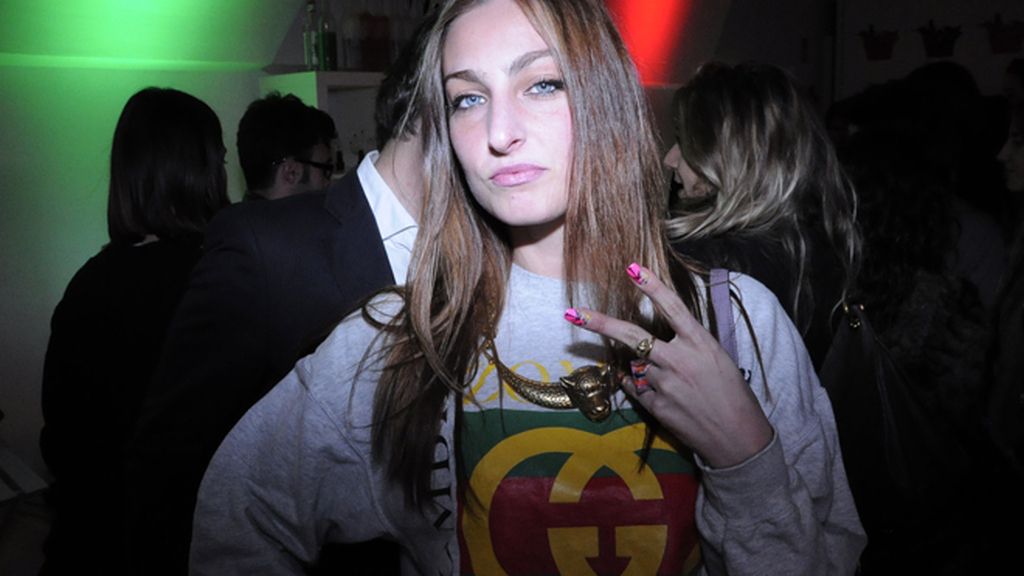 Malena Costa y Eva González, de uñas