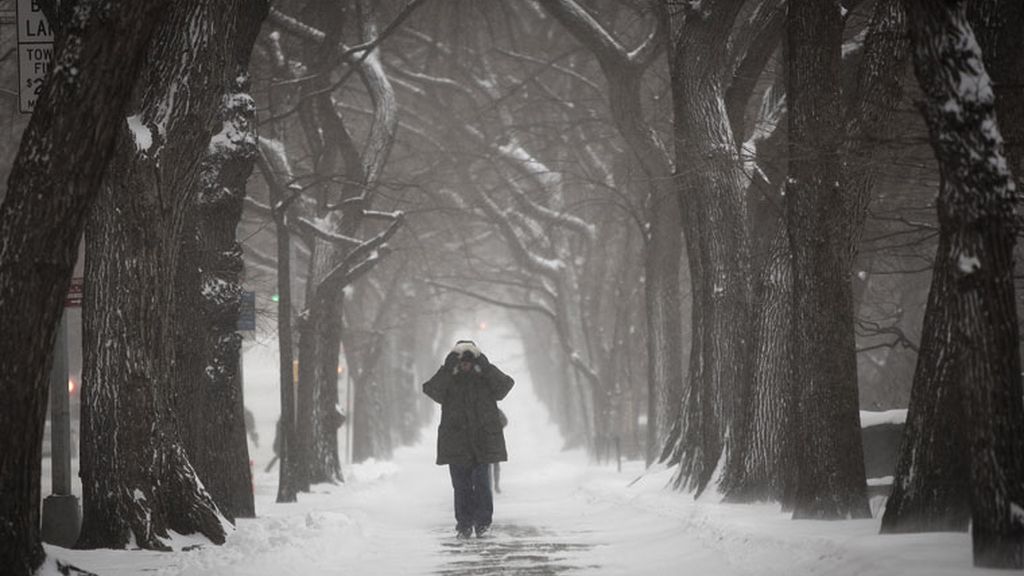 La tempestad de nieve que azota EEUU, en imágenes