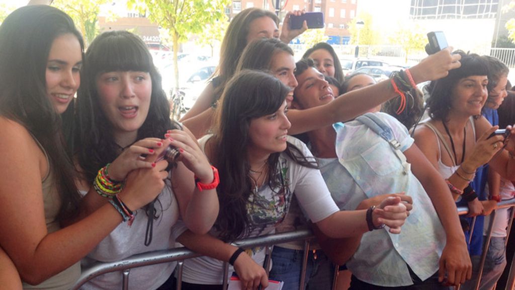 Locura absoluta a la llegada a Vitoria