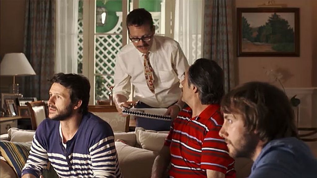 Joaquín Reyes interpreta a José Ignacio, un comercial de gas que intenta ligarse a Carlota