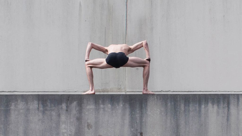 Sus posturas imposibles le hacen crear un estilo único