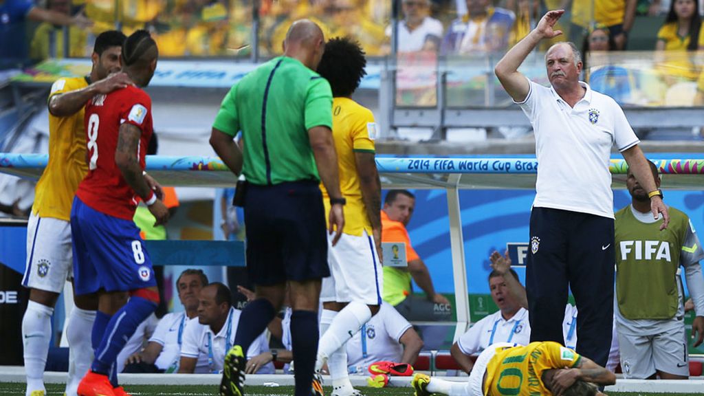 Scolari se quejó en la segunda mitad de la dureza del juego chileno