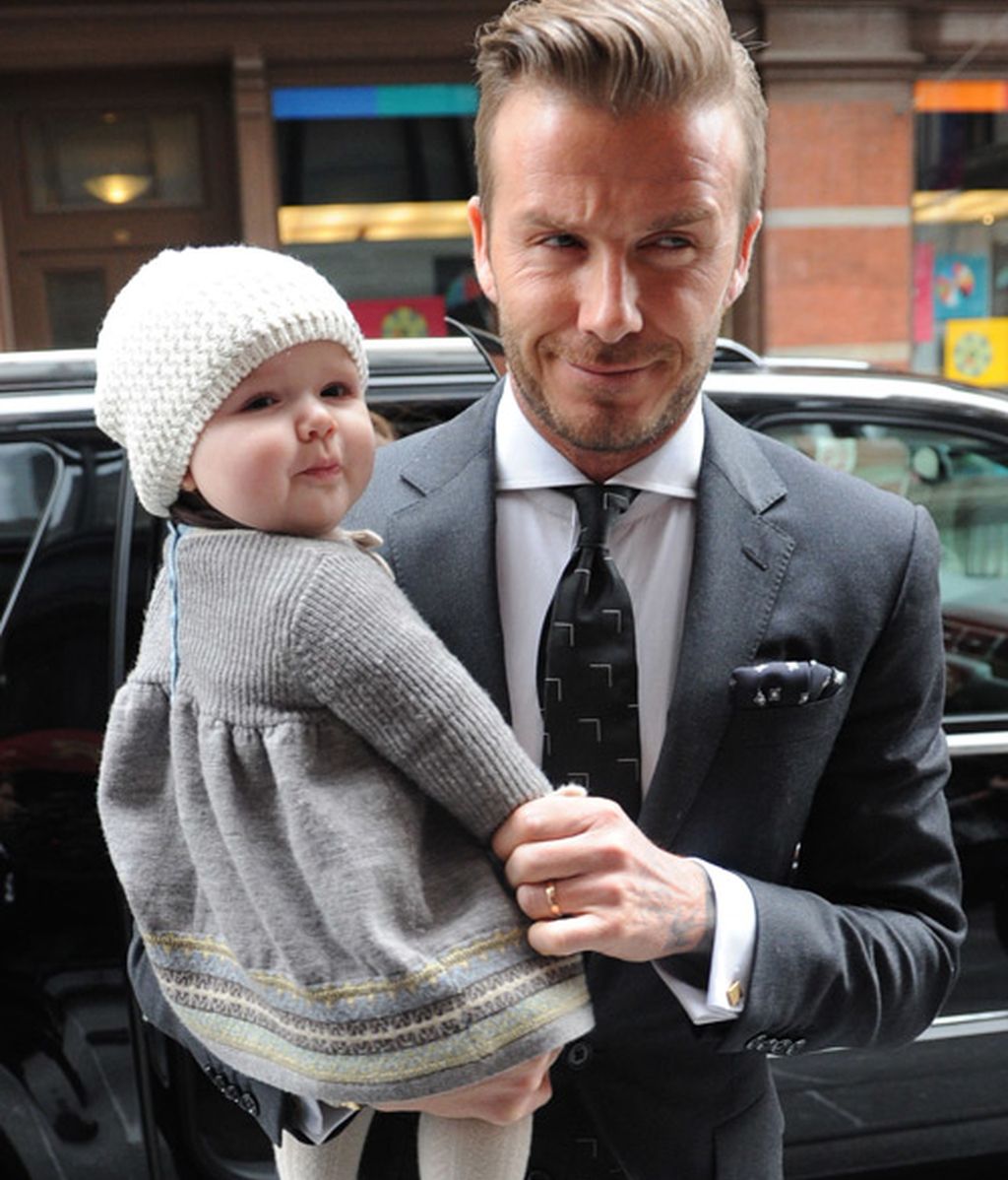 'Lengüetazo' en el 'Soho' neoyorquino de la pequeña Beckham a los periodistas