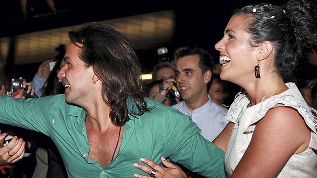 Pepe celebra con sus compañeros su victoria