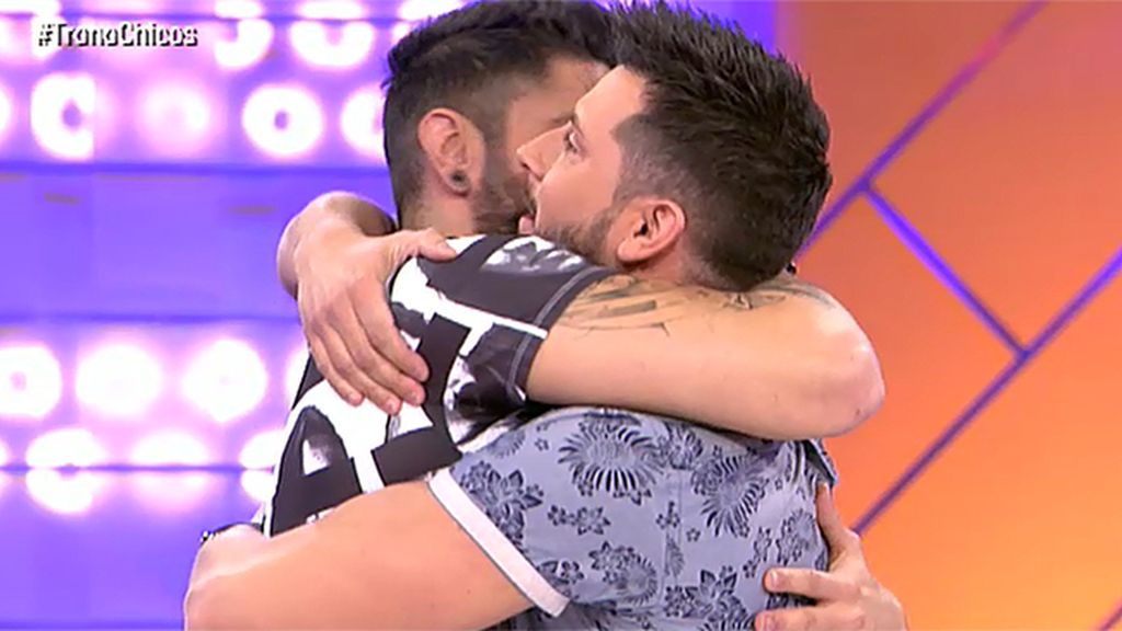 Manu y Cristian se vuelvan con su compañero tras la difícil decisión