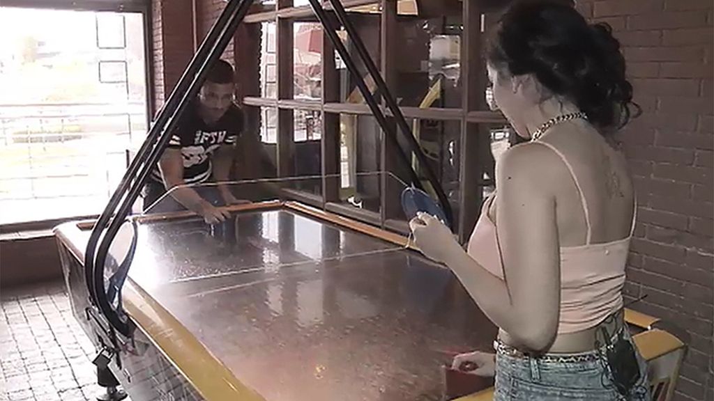 Ángel levanta el castigo a Elena