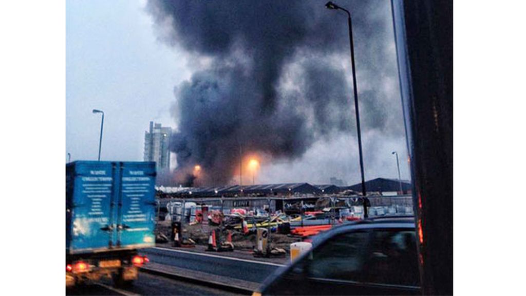 Dos muertos y once heridos al estrellarse un helicóptero en Londres