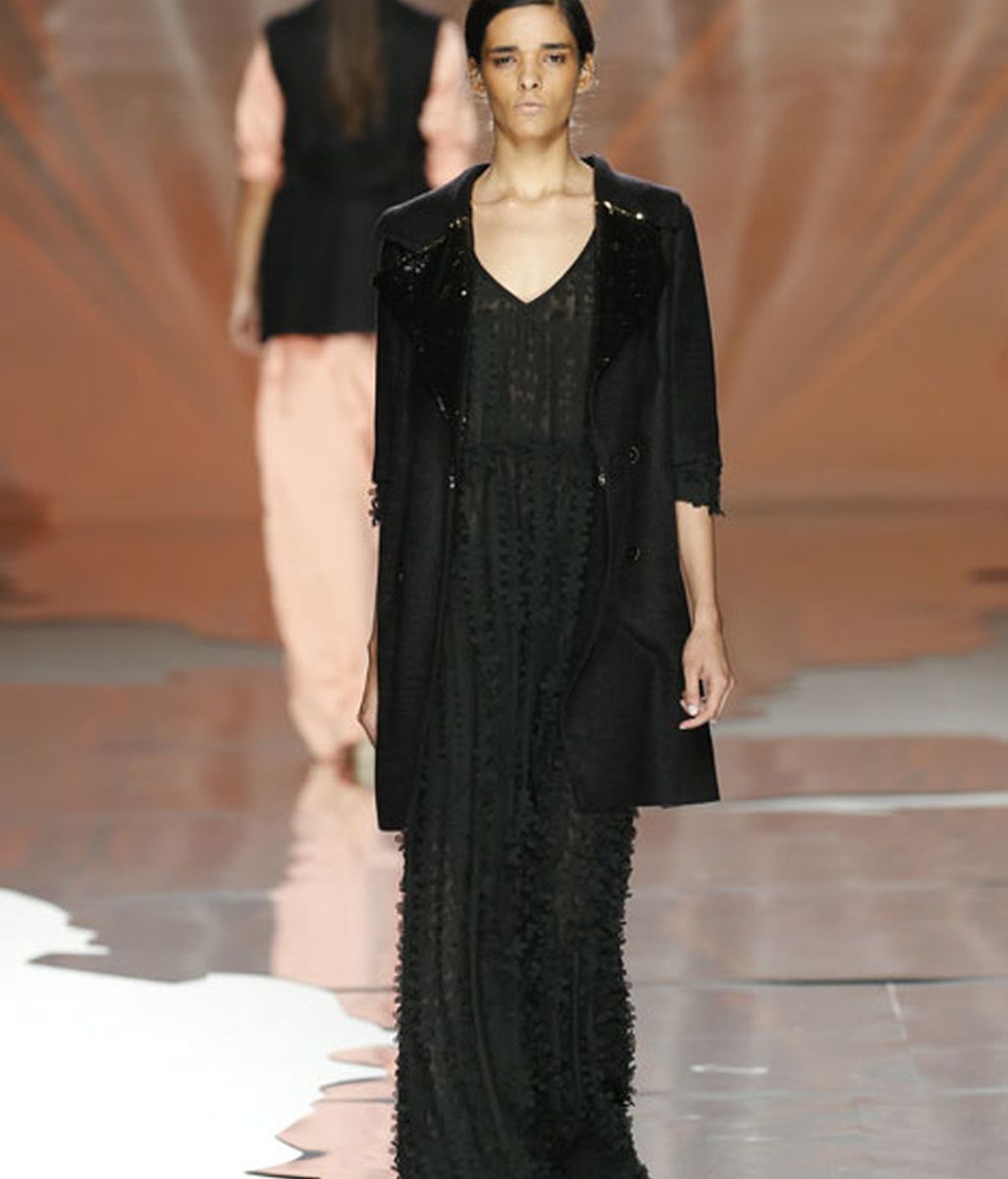 Siluetas fluidas y prints marineros