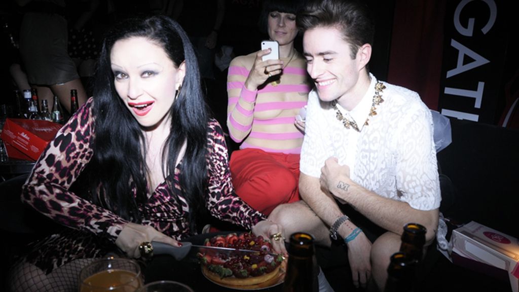 Pelayo Díaz aprovechó para celebrar su cumpleaños rodeado de amigas como Alaska o Bimba Bosé
