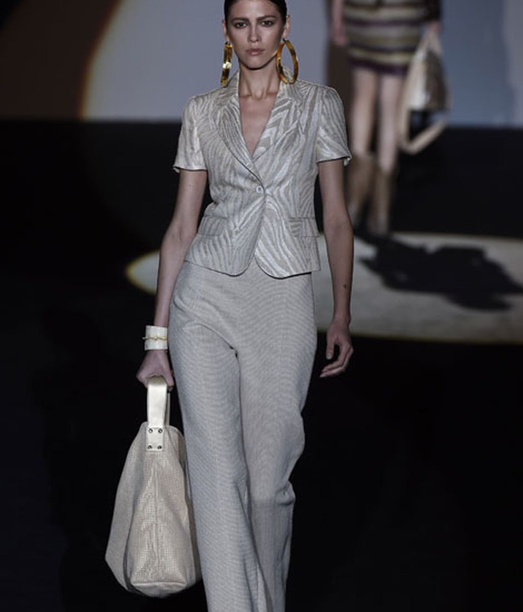 Flecos, plumas y cuero para la mujer más urbana