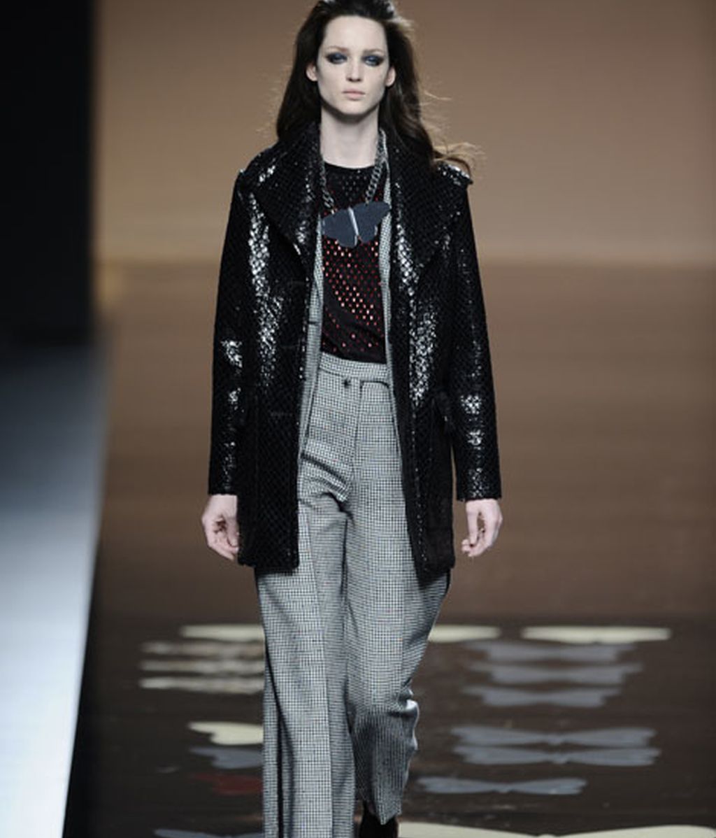 Ailanto: flores y mariposas en otoño