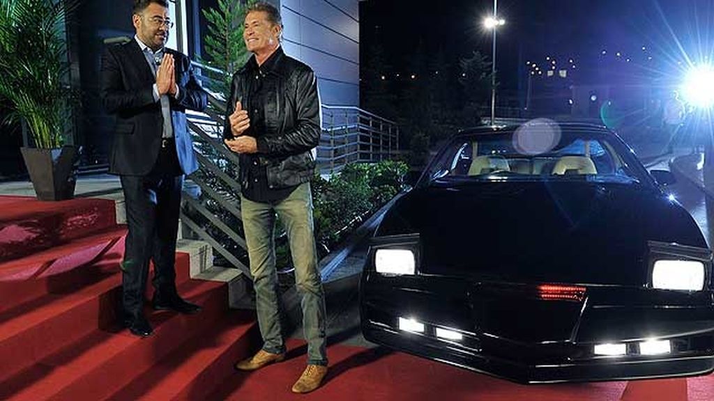 El actor participa en la sorpresa que una joven le quiere dar a su hermana