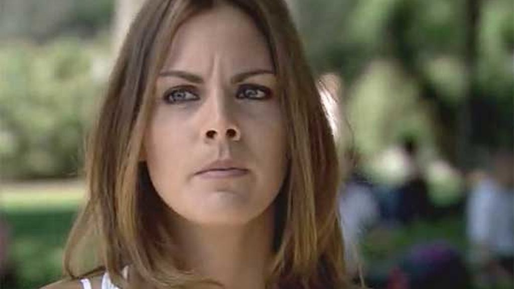 Cata, más femme fatale que nunca