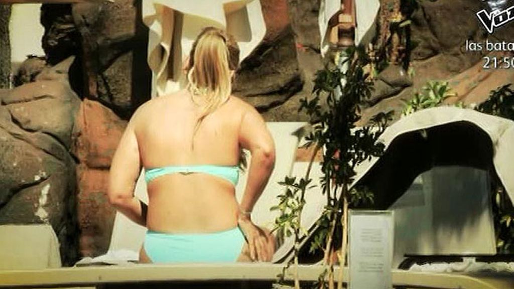 La copresentadora se derritió al sol acompañado de su hija