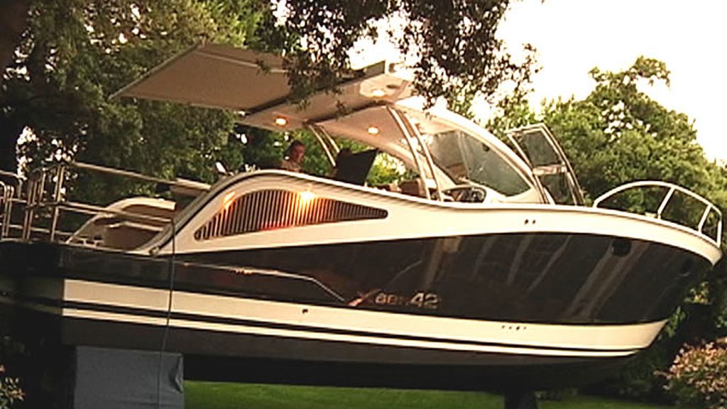 Un yate en el jardín