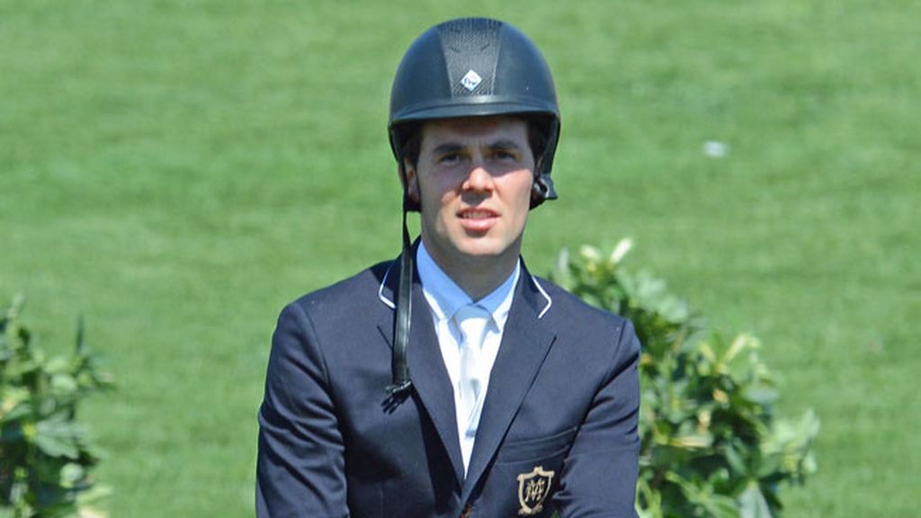 Marta Ortega y el pequeño Amancio Álvarez animan a papá en los caballos