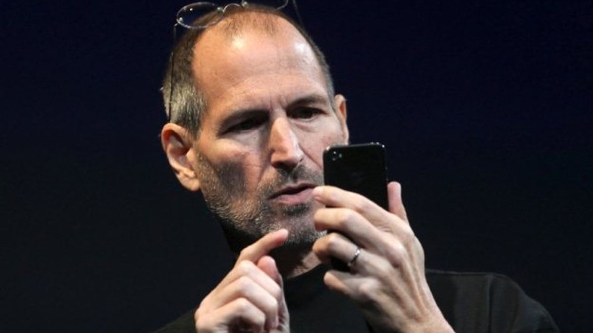 Steve Jobs aspiraba a un móvil libre que no dependiera de las operadoras.