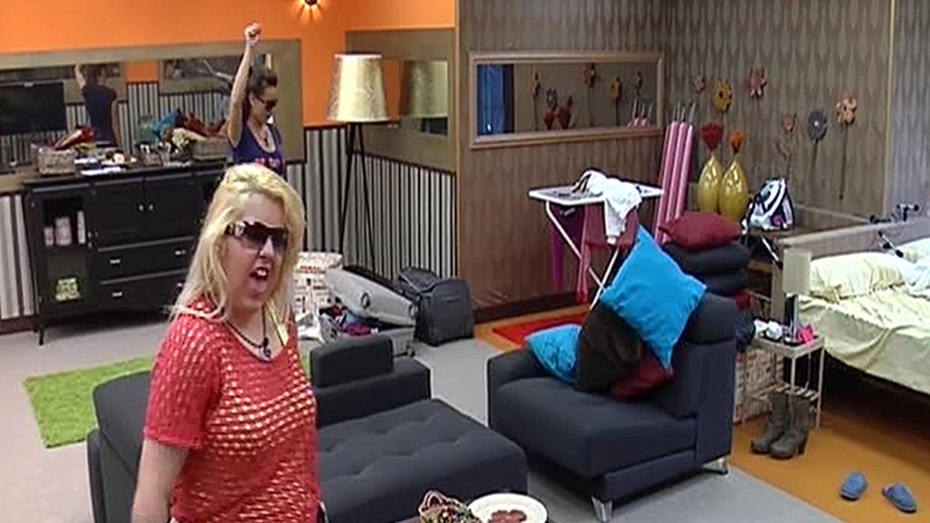 Lo imita todo: desde la Pantoja hasta el ‘Gangman style’