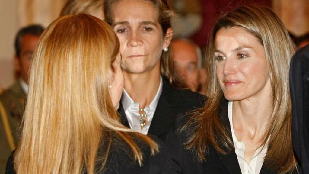 La princesa Letizia, con la viuda de Fernández Campo