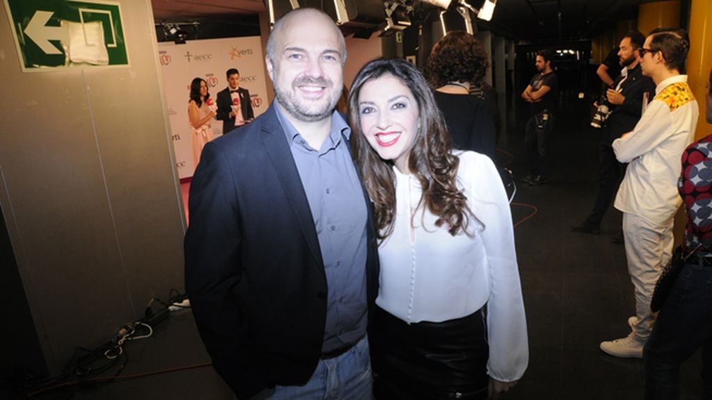 Javier Nieves y Mar Amete, presentadores del concierto benéfico Por ellas