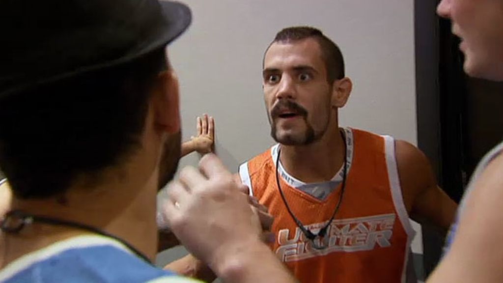 Aspirantes y entrenadores casi llegan a las manos