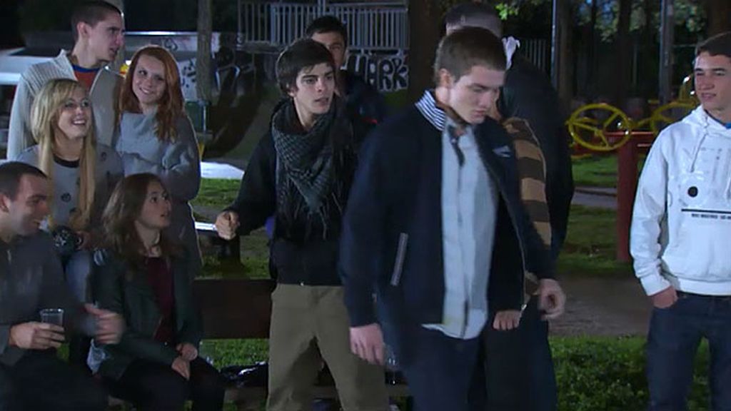 Natalia continúa su aventura con Diego, pero su secreto es cada día más conocido