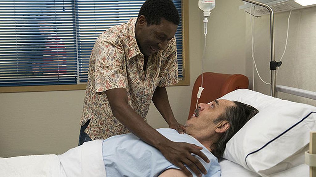 Manolo en el hospital, los problemas de Carlota...