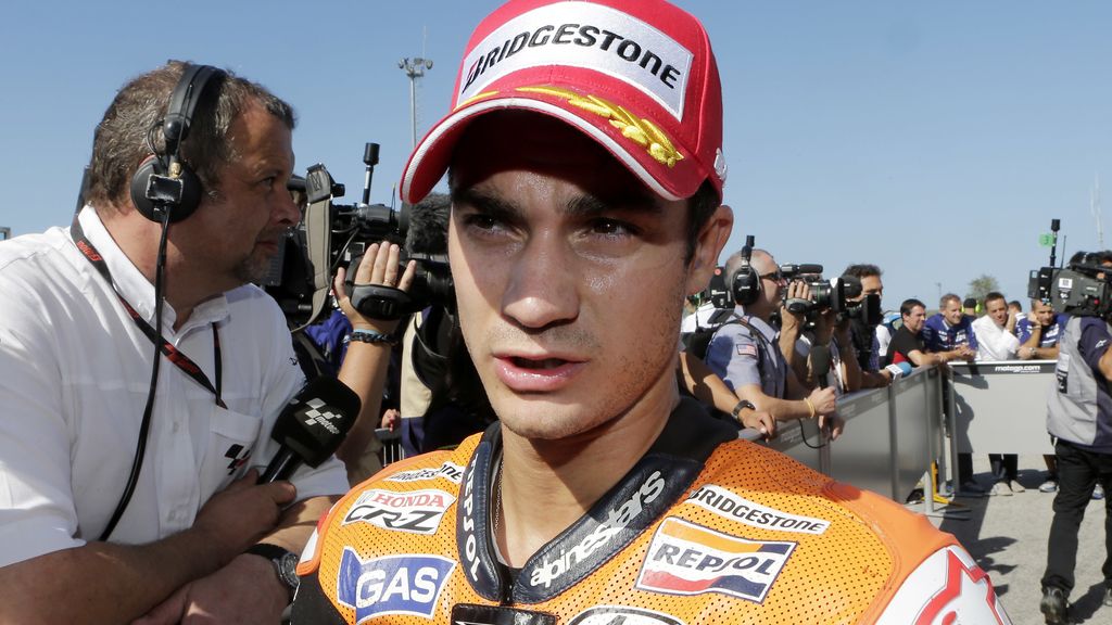 Dani Pedrosa atiende a los medios tras su pole en Misano