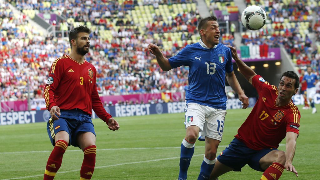 Arbeloa y Piqué frustran un ataque italiano