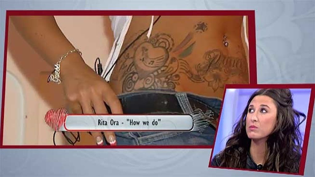 Un beso con 'lengua dura'