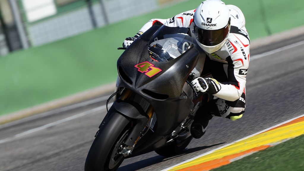 Aleix Espargaró debuta con la CRT