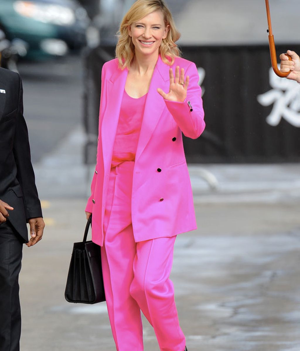 Traje con silueta 'oversize' de Edun en fucsia lució Cate Blanchett