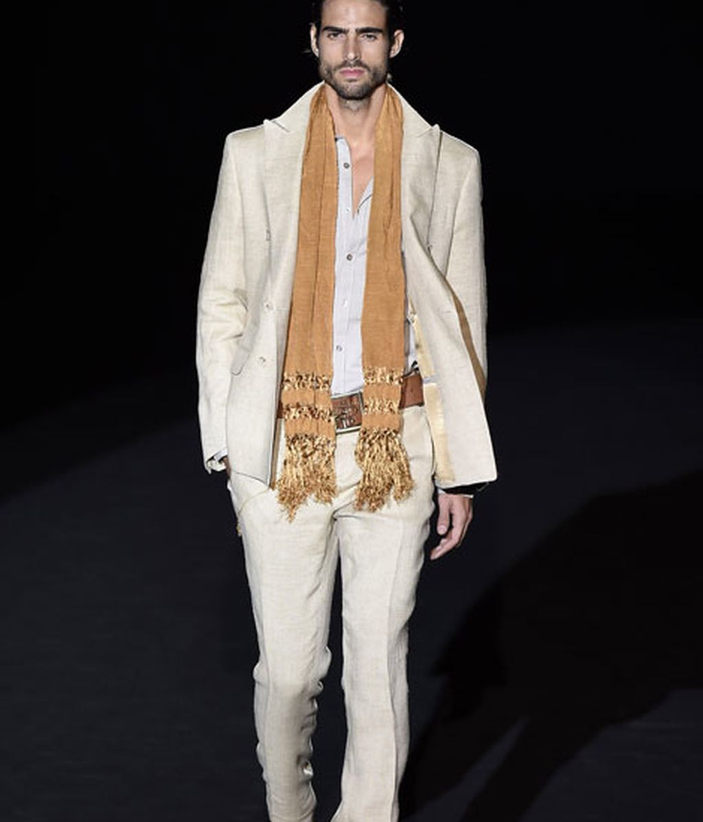 Flecos, plumas y cuero para la mujer más urbana