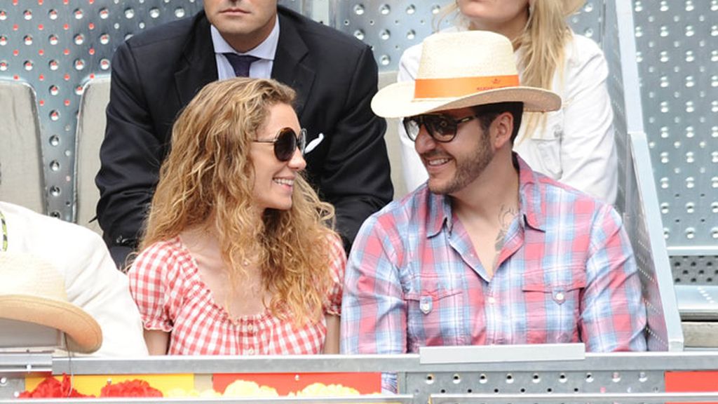 Enamorados en el tenis: Forlán y Zaira Nara comparten grada con Edurne y De Gea