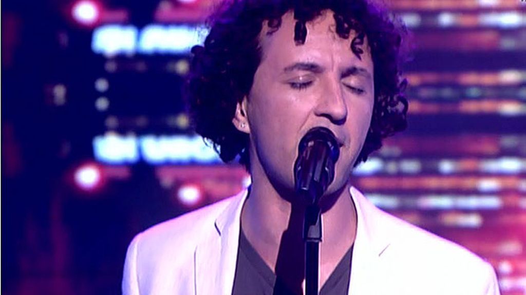 El artista de 'La Voz' canta en 'Sálvame'