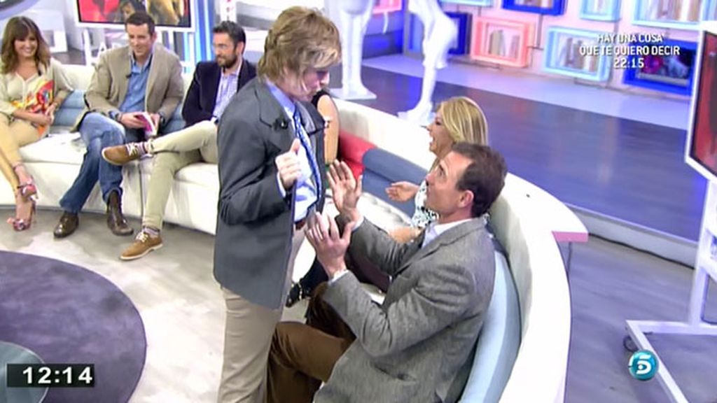 "No me tocas una mano, pues no es para tanto"